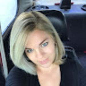 Meet your Posher, Mayra isabel